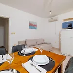 Mima Apartman Lopar