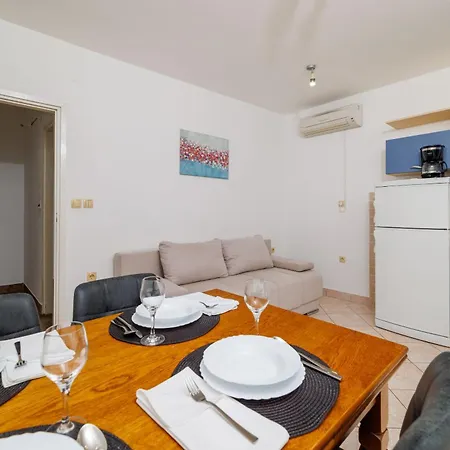 Mima Appartement Lopar